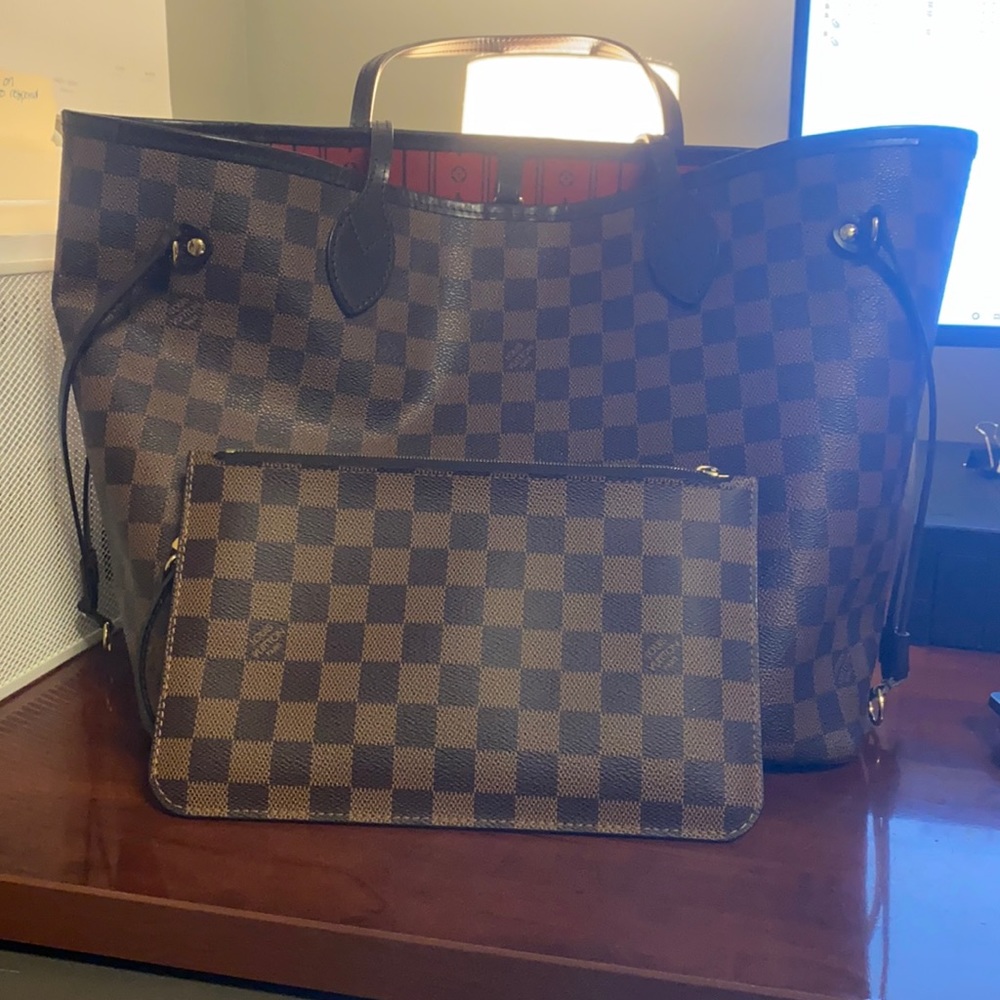Louis Vuitton Neverfull MM w/ wallet